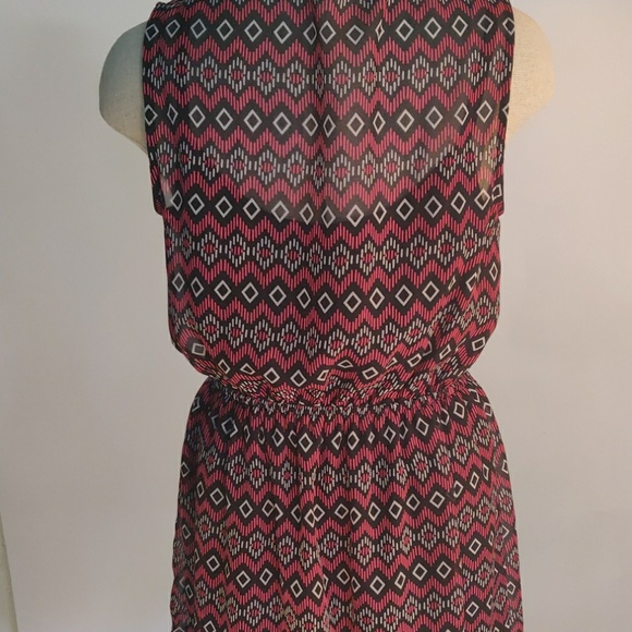 Geometric Pattern Dress - Picture 6 of 7